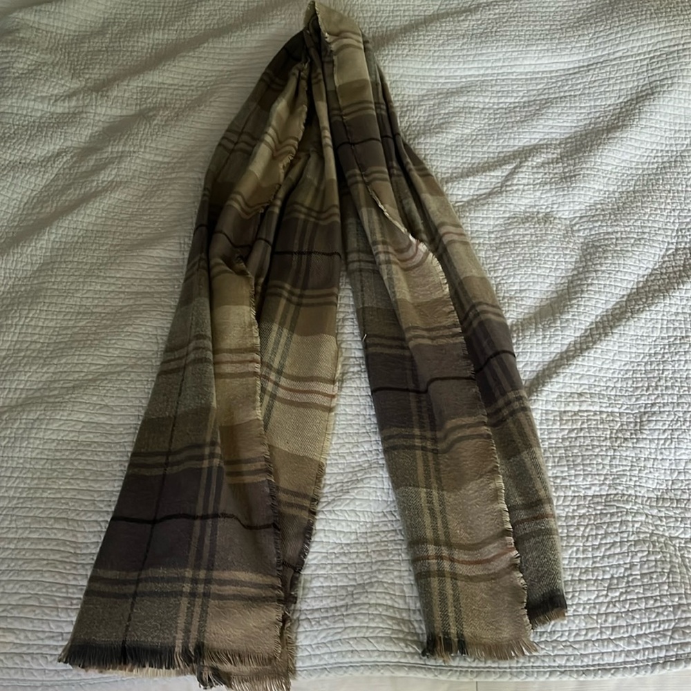 Women’s Plaid Scarf